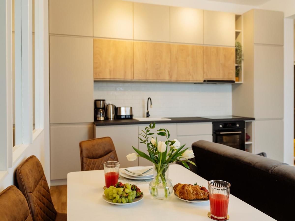 Sunny 2Br Flat - Top Location - Amazing Balcony ブカレスト エクステリア 写真