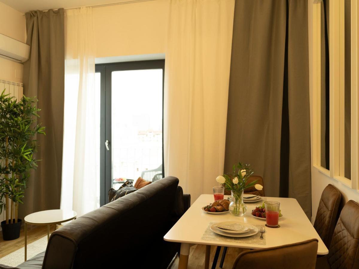 Sunny 2Br Flat - Top Location - Amazing Balcony ブカレスト エクステリア 写真