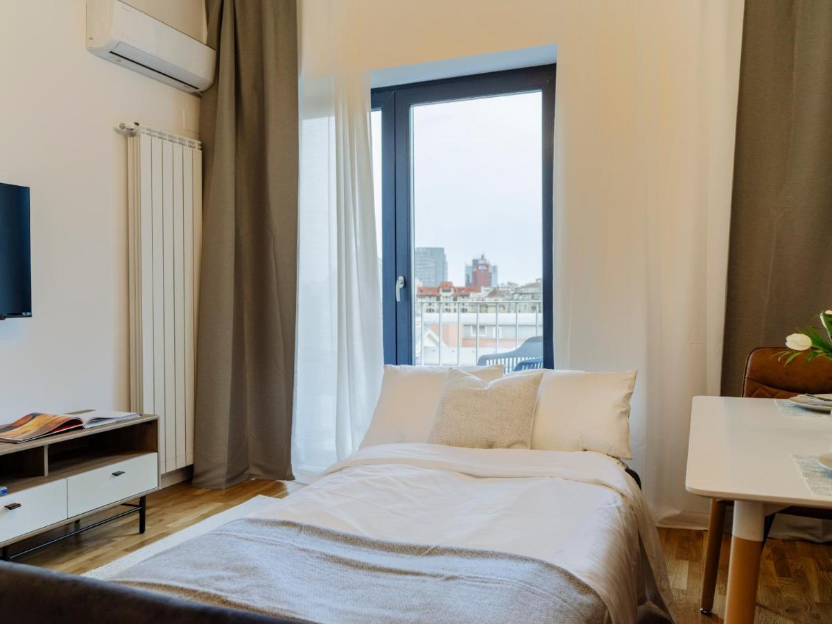 Sunny 2Br Flat - Top Location - Amazing Balcony ブカレスト エクステリア 写真