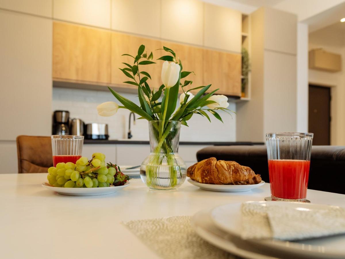 Sunny 2Br Flat - Top Location - Amazing Balcony ブカレスト エクステリア 写真