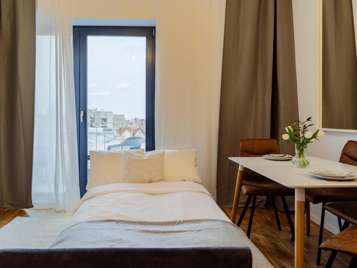 Sunny 2Br Flat - Top Location - Amazing Balcony ブカレスト エクステリア 写真