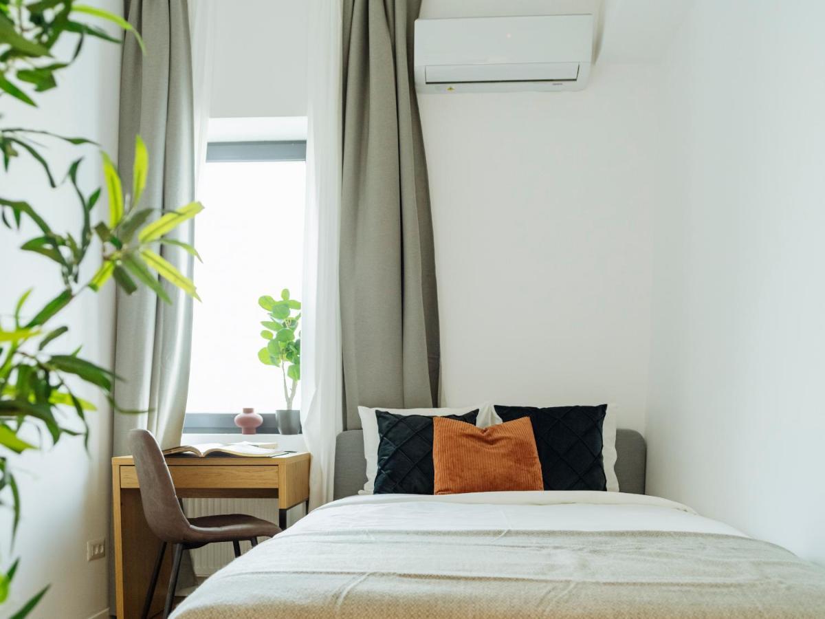 Sunny 2Br Flat - Top Location - Amazing Balcony ブカレスト エクステリア 写真