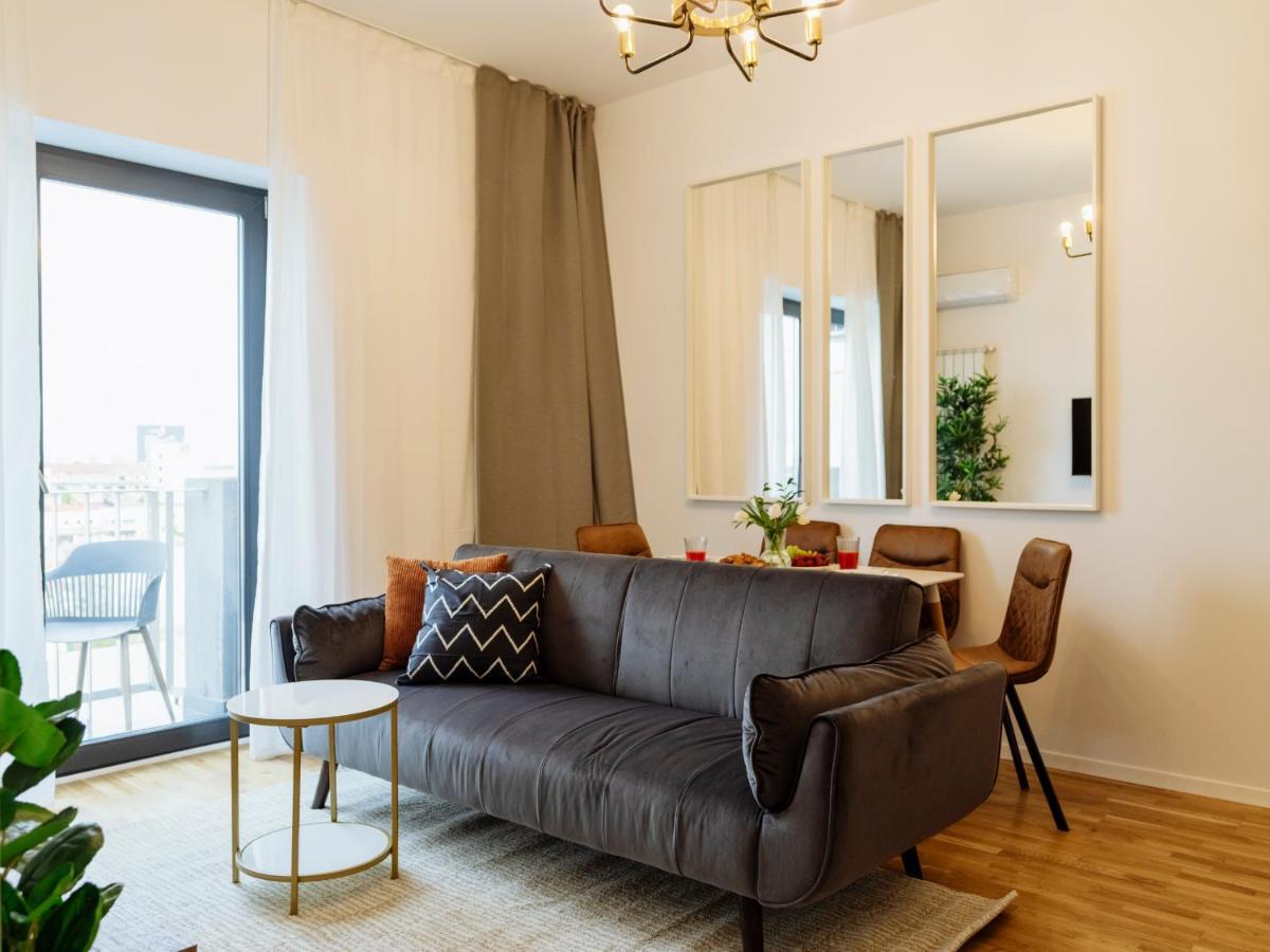 Sunny 2Br Flat - Top Location - Amazing Balcony ブカレスト エクステリア 写真